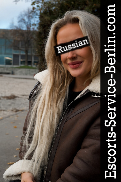 Deep French Kissing Escort Girl In Berlin